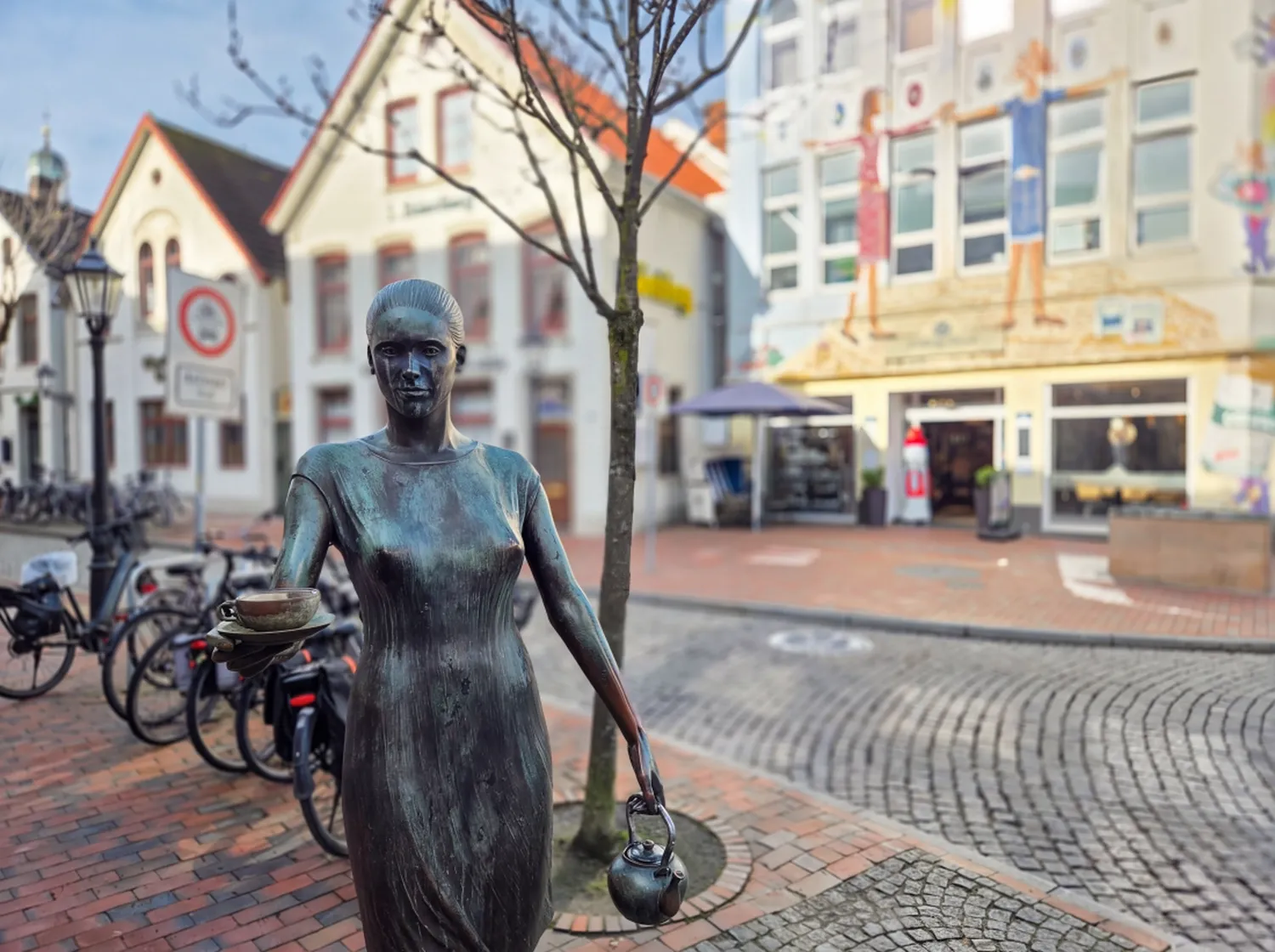 Torsten Albers Immobilien - Statue